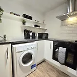 2Bd Kings Cross Apartment